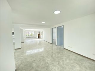 Foto 4 de La Luz, Oficina en Renta, 250m2, 4 Ambientes.