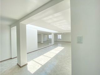 Foto 3 de La Luz, Oficina en Renta, 250m2, 4 Ambientes.