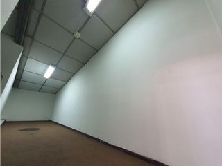 Foto 30 de Iñaquito, Oficina Duplex en Renta, 135m2, 4 Ambientes.