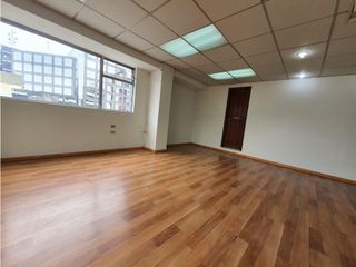 Foto 5 de Iñaquito, Oficina Duplex en Renta, 135m2, 4 Ambientes.