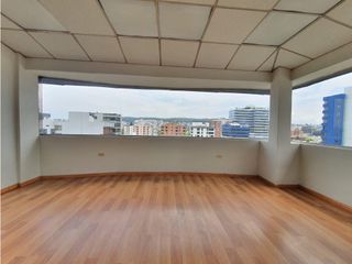 Foto 25 de Iñaquito, Oficina Duplex en Renta, 135m2, 4 Ambientes.