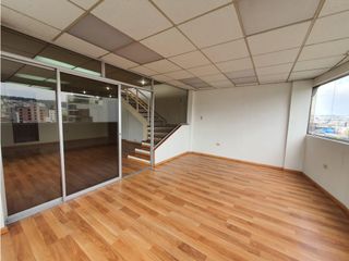 Foto 11 de Iñaquito, Oficina Duplex en Renta, 135m2, 4 Ambientes.