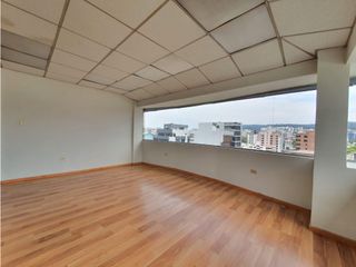 Foto 23 de Iñaquito, Oficina Duplex en Renta, 135m2, 4 Ambientes.