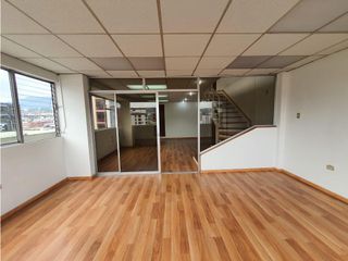 Foto 13 de Iñaquito, Oficina Duplex en Renta, 135m2, 4 Ambientes.