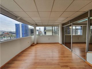Foto 10 de Iñaquito, Oficina Duplex en Renta, 135m2, 4 Ambientes.