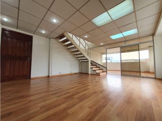 Foto 2 de Iñaquito, Oficina Duplex en Renta, 135m2, 4 Ambientes.