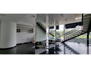 Foto 3 de Iñaquito, Local Comercial en  Renta, 215m2, 4 Ambientes.