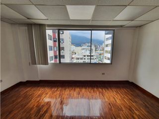 Foto 16 de Iñaquito, Oficina en Renta, 100m2, 4 Ambientes.