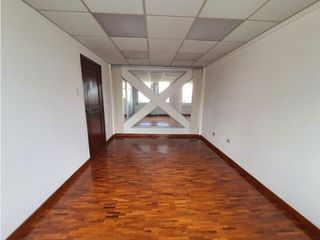 Iñaquito, Oficina en Renta, 100m2, 4 Ambientes.