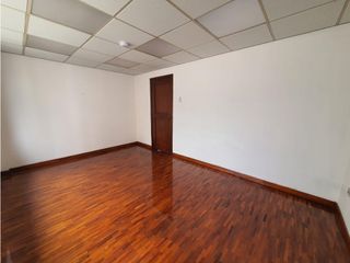 Foto 14 de Iñaquito, Oficina en Renta, 100m2, 4 Ambientes.