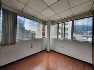 Foto 7 de Iñaquito, Oficina Duplex en  Renta, 140m2, 6 Ambientes.