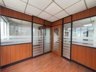 Iñaquito, Oficina Duplex en  Renta, 140m2, 6 Ambientes.