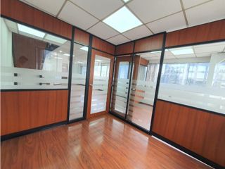 Foto 12 de Iñaquito, Oficina Duplex en  Renta, 140m2, 6 Ambientes.