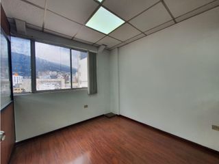 Foto 11 de Iñaquito, Oficina Duplex en  Renta, 140m2, 6 Ambientes.