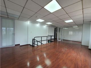 Iñaquito, Oficina Duplex en  Renta, 140m2, 6 Ambientes.