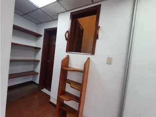 Foto 25 de Iñaquito, Oficina Duplex en  Renta, 140m2, 6 Ambientes.