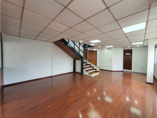 Foto 3 de Iñaquito, Oficina Duplex en  Renta, 140m2, 6 Ambientes.