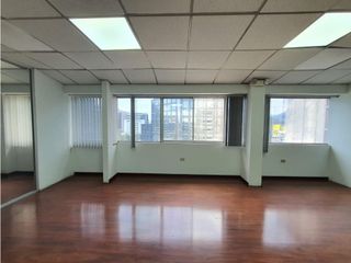 Iñaquito, Oficina Duplex en  Renta, 140m2, 6 Ambientes.