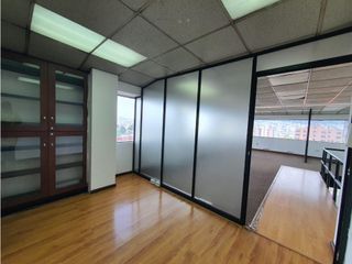 Foto 26 de Iñaquito, Oficina Duplex en Renta, 135m 4 Ambientes.