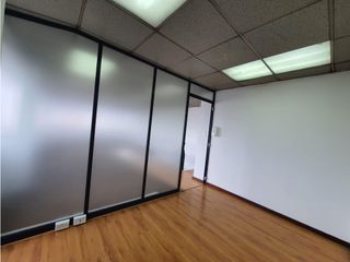 Foto 28 de Iñaquito, Oficina Duplex en Renta, 135m 4 Ambientes.