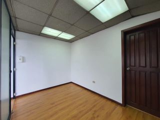 Iñaquito, Oficina Duplex en Renta, 135m 4 Ambientes.