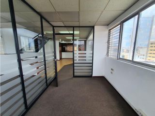 Foto 14 de Iñaquito, Oficina Duplex en Renta, 135m 4 Ambientes.
