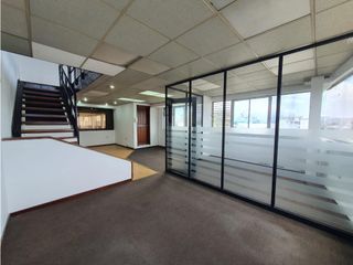 Foto 9 de Iñaquito, Oficina Duplex en Renta, 135m 4 Ambientes.