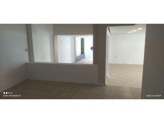 Foto 7 de El Batán, Local Comercial en Renta, 120m2, 4 Ambientes.