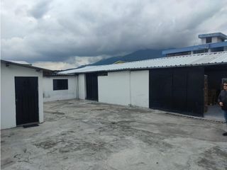 Foto 7 de La Kennedy, Galpón en  Renta, 205m2, 4 Ambientes.