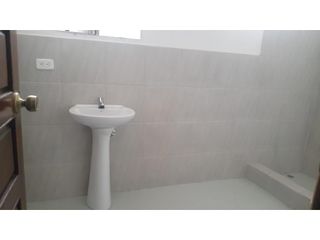 Foto 14 de Iñaquito, Oficina o Local Comercial en Renta, 210m2, 5 Ambiente.