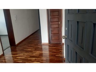 Foto 2 de Iñaquito, Oficina o Local Comercial en Renta, 210m2, 5 Ambiente.