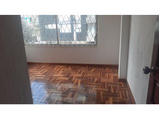 Foto 11 de Iñaquito, Oficina o Local Comercial en Renta, 210m2, 5 Ambiente.