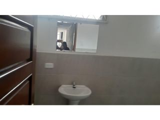 Foto 9 de Iñaquito, Oficina o Local Comercial en Renta, 210m2, 5 Ambiente.