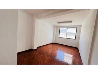 Foto 19 de Gaspar de Villarroel, oficina Local  en  Renta, 420m2, 7 Ambientes.