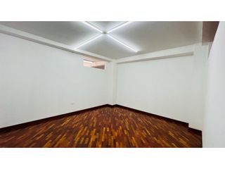 Foto 8 de Gaspar de Villarroel, oficina Local  en  Renta, 420m2, 7 Ambientes.