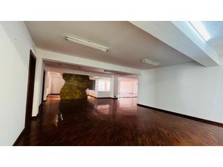 Foto 5 de Gaspar de Villarroel, oficina Local  en  Renta, 420m2, 7 Ambientes.