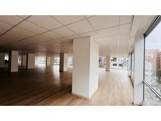 Foto 5 de República de El Salvador, Oficina en  Renta, 890m2, 4 Ambientes.