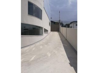 Foto 5 de Carcelén, Galpón en  Renta, 2000m2, 10 Ambientes.