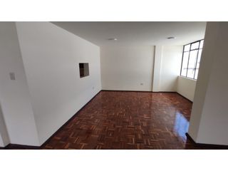 Foto 6 de La Kennedy, Casa Comercial en  Renta, 350m2, 5 Ambientes.