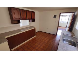 Foto 4 de La Kennedy, Casa Comercial en  Renta, 350m2, 5 Ambientes.