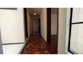 Foto 15 de La Kennedy, Casa Comercial en  Renta, 350m2, 5 Ambientes.