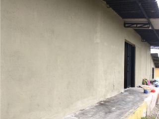 Foto 4 de Carcelén, Galpón en  Renta, 150m2, 3 Ambientes,  1 Baño.