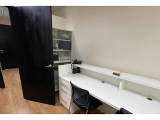 Foto 5 de La Orellana, Oficina en  Renta, 74m2, 3 Ambientes .