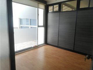 Foto 14 de Quito Tenis, Oficina en  Renta, 285m2, 10 Ambientes.