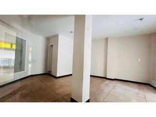 Foto 7 de Rumipamba, Local Comercial en  Renta, 240m2, 4 Ambientes.