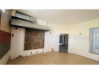 Foto 4 de Rumipamba, Local Comercial en  Renta, 240m2, 4 Ambientes.