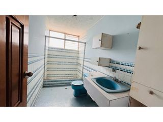 Foto 19 de Rumipamba, Casa  Comercial en  Renta, 800m2, 27 Ambientes.