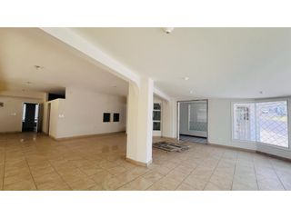 Rumipamba, Casa  Comercial en  Renta, 800m2, 27 Ambientes.