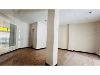 Rumipamba, Casa  Comercial en  Renta, 800m2, 27 Ambientes.