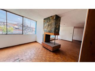 Foto 15 de Rumipamba, Casa  Comercial en  Renta, 800m2, 27 Ambientes.